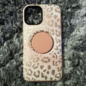 iPhone 12 OtterBox case with pop socket